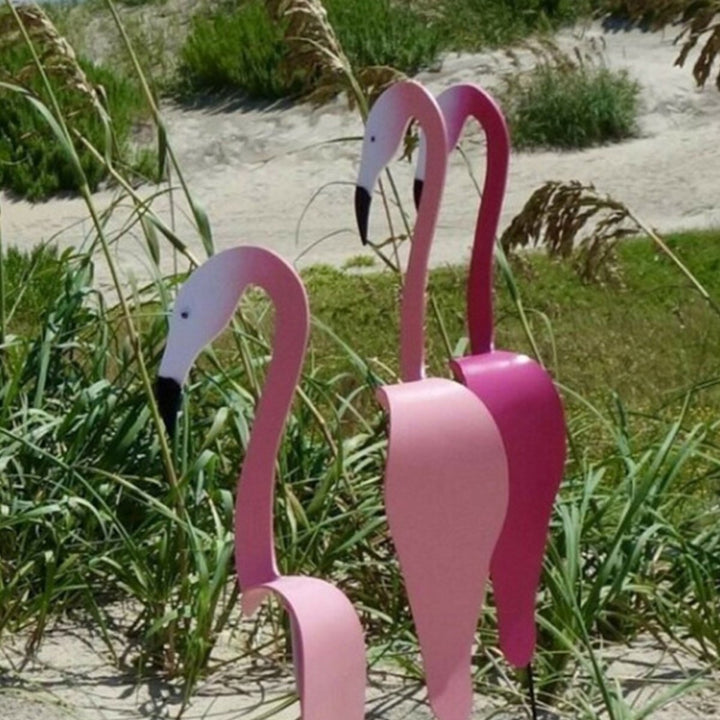 Handgefertigter Aluminium Flamingo Windanzeiger für den Garten, eine stilvolle Dekoration.
