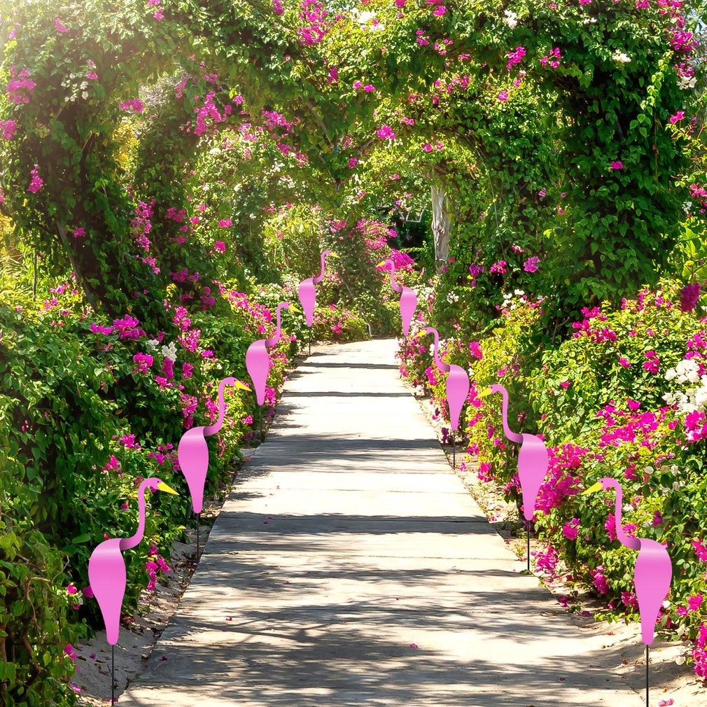Stilvolle Flamingo Gartenfigur aus Aluminium, als dekorativer Windanzeiger handgefertigt.