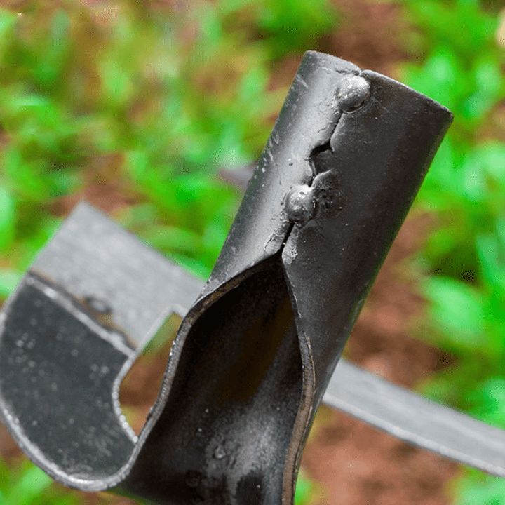Hochwertiges Gartenwerkzeug: Handgeschmiedete Hacke aus Manganstahl für Unkrautentfernung & Bodenlockerung.