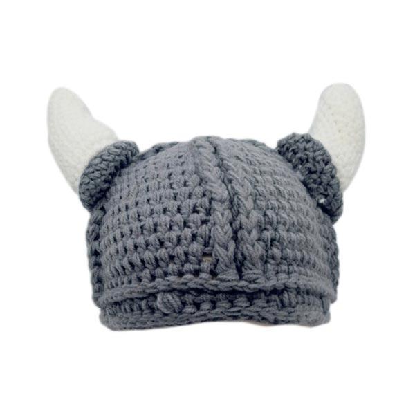 Handgestrickte Unisex Wikinger Mütze aus Acryl mit charakteristischen Hörnern für authentischen Mittelalter-Look.