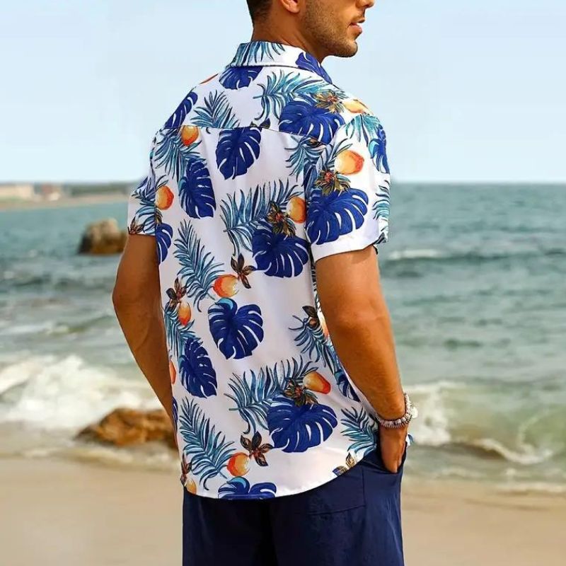 Leichtes Herren Strandhemd mit floralem Hawaii-Print, bequem und atmungsaktiv für heiße Sommertage.