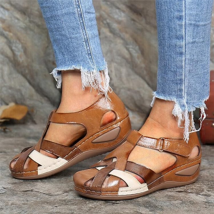 Moderne Heidi-Mode Sommerschuhe: Orthopädische Damen Keilsandalen, ideal als Freizeitschuhe & Strandschuhe.