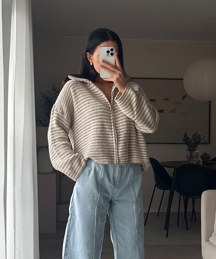 Modische Damen Barrel Jeans, weiter geschnitten. Ideal für lässige Freizeit-Looks, super bequem.