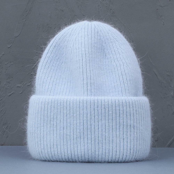 Detailaufnahme der gemütlichen Damen Wintermütze Beanie, gestrickt und warm. Perfektes Winter-Accessoire.