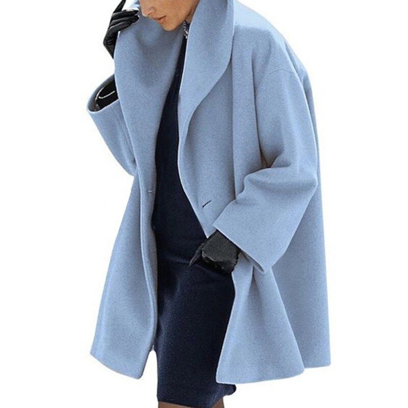 Stilvolle Damen Oberbekleidung: warmer Wintermantel mit breitem Kragen, elegant für Business & Freizeit.
