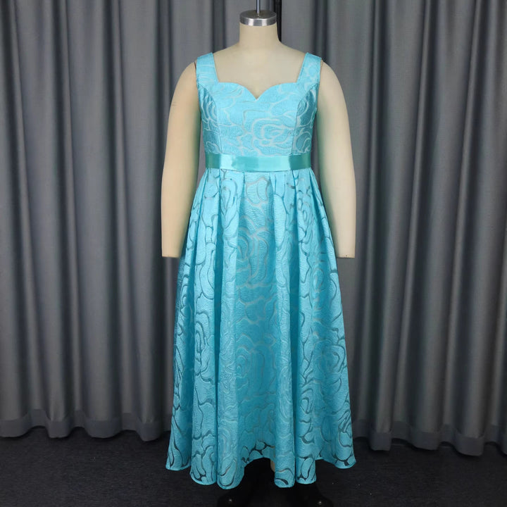 A-Linien Partykleid für Damen in Hellblau mit dezentem Jacquard-Blumenmuster und schmeichelhaftem U-Ausschnitt.