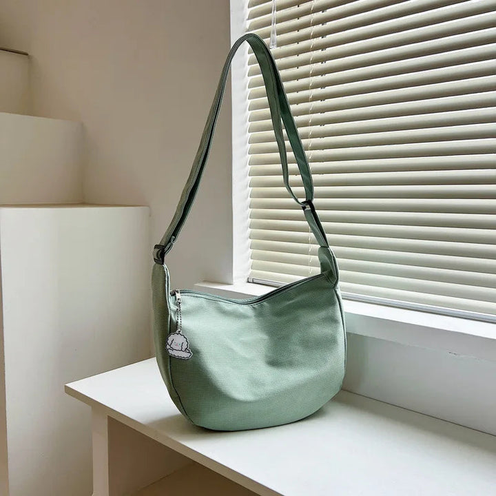 Trendige Alltagstasche für Frauen. Funktionale Umhängetasche, ideal als Schultertasche & Accessoire.