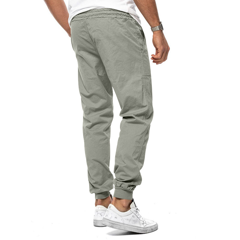 Moderne Herren-Freizeithose: bequem, flexibel, lässig. Stilvolle Herrenmode.