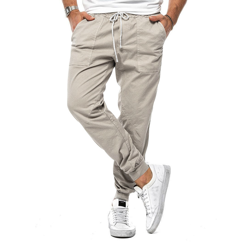 Basic Herrenhose, flexibel & komfortabel. Perfekt für Alltag & sportliche Aktivitäten.