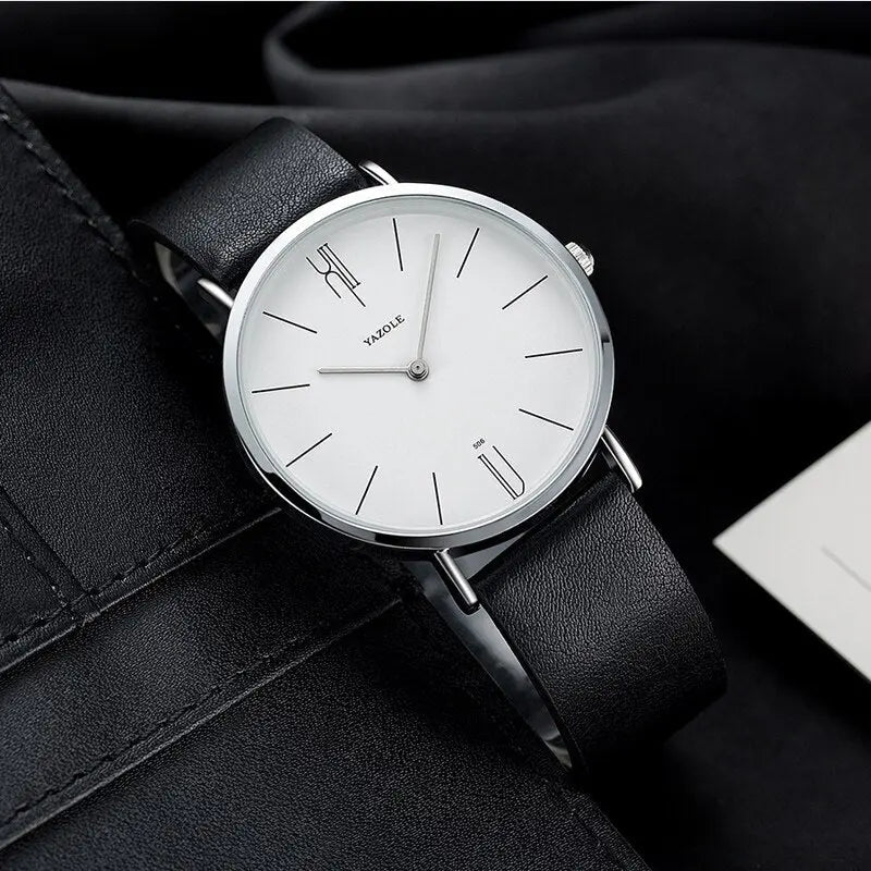 Stilvolle Herren Armbanduhr Henry am Handgelenk; perfektes Business-Accessoire und modische Freizeituhr.