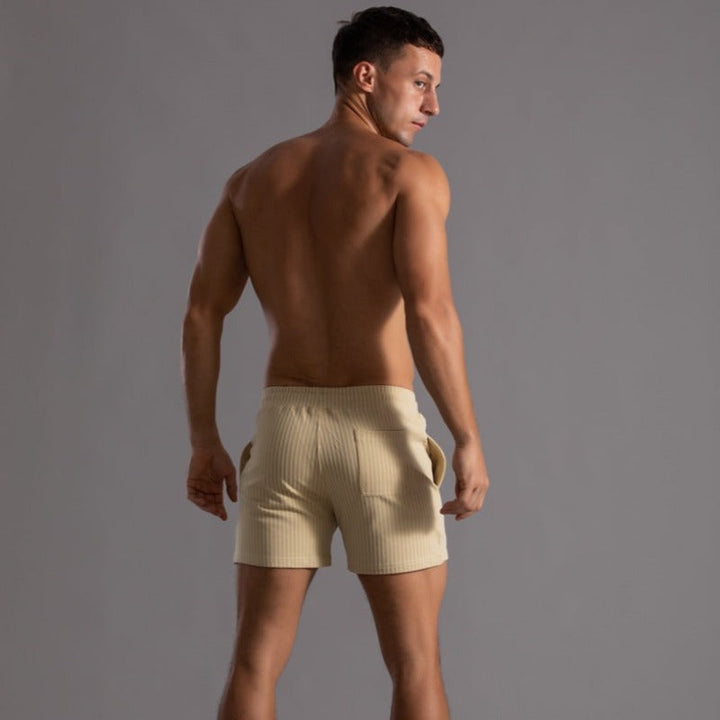 Vorderansicht: Schnelltrocknende Herren Badehose, rot, sportlich, komfortabel für Strand.