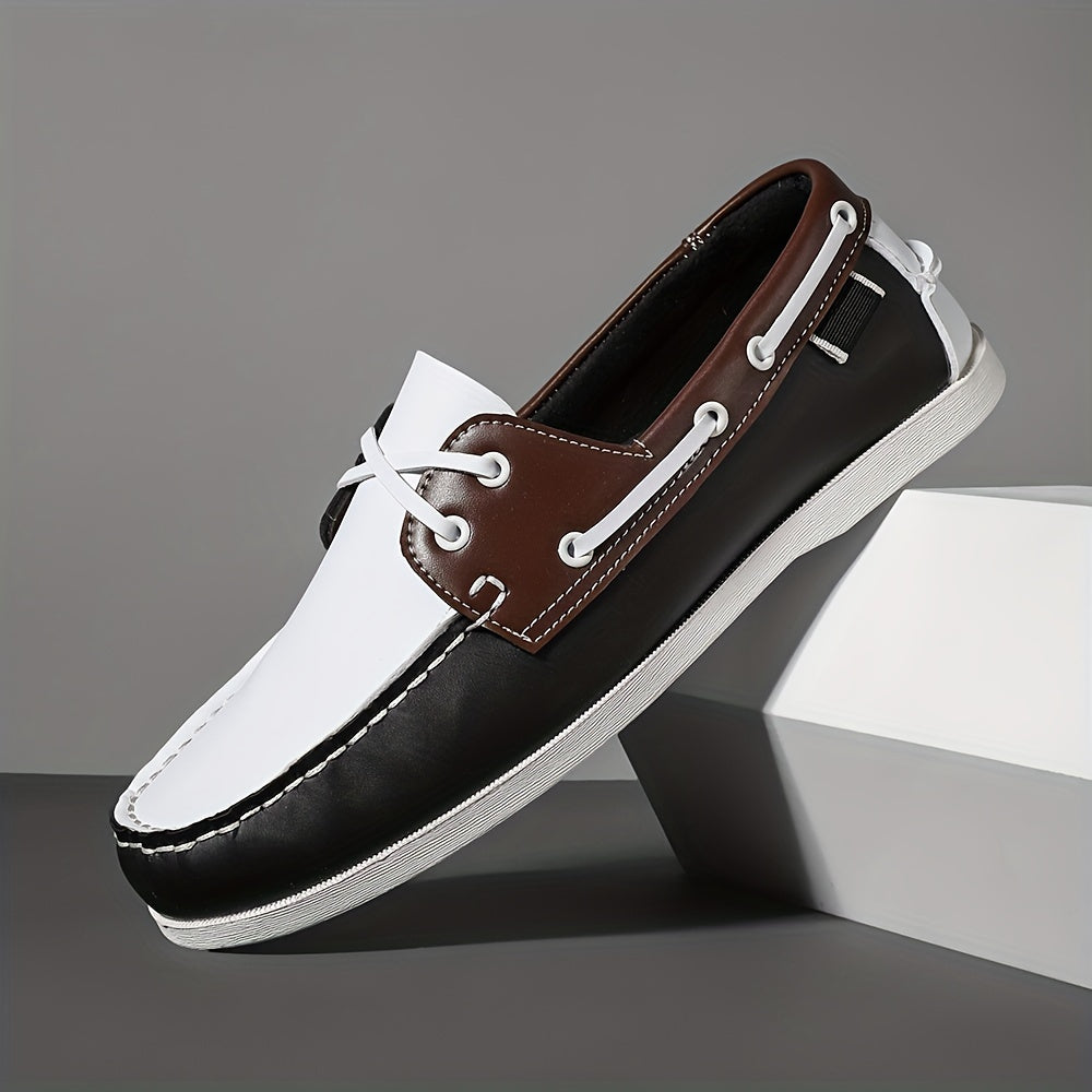 Klassische Herren Loafer in moderner Interpretation, ideal als bequeme und stilvolle Freizeitschuhe.