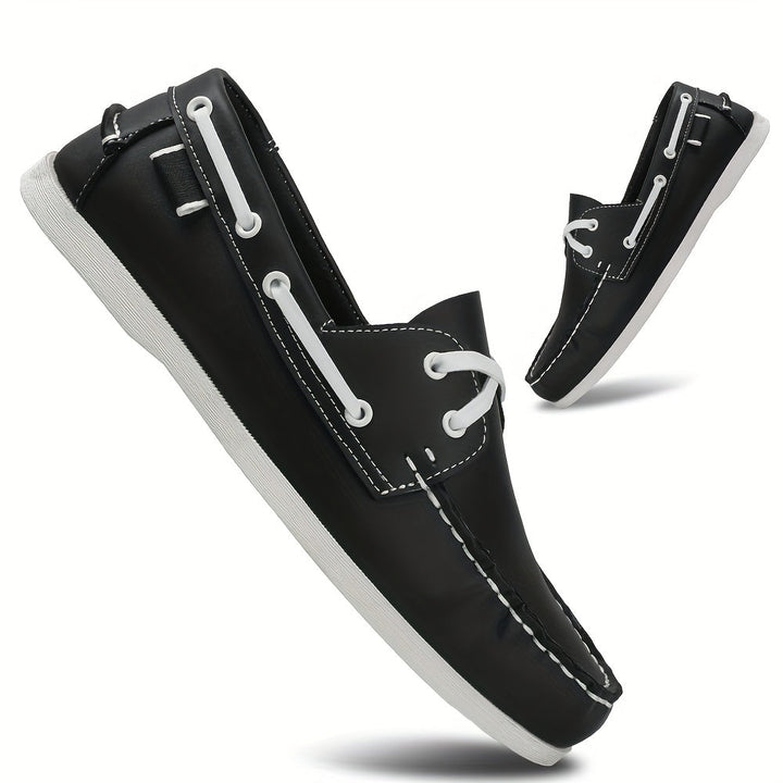 Vorderansicht der Herren Loafer, zeigt hochwertiges Material und vintage Design für Herrenmode.