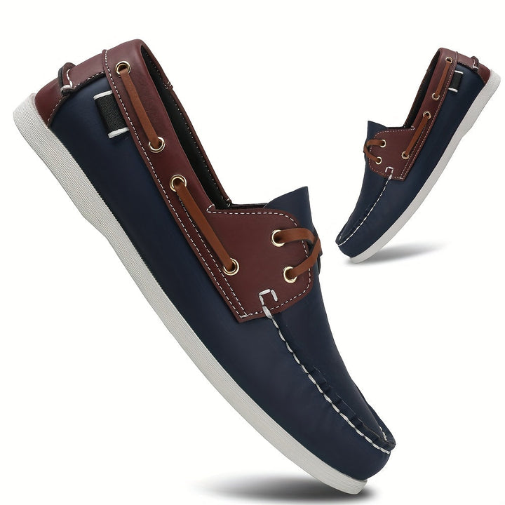 Elegante Herren-Slipper mit maritimen Akzenten, ideal als stilvolle Bootschuhe oder Sommerschuhe.