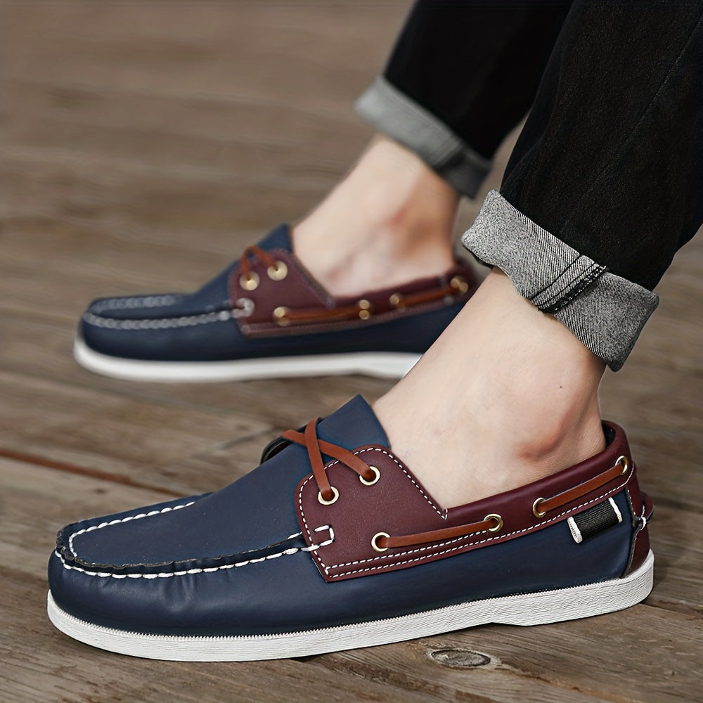 Seitenansicht der trendigen Herrenschuhe, kombinieren Slipper-Komfort mit robustem Outdoor-Design.