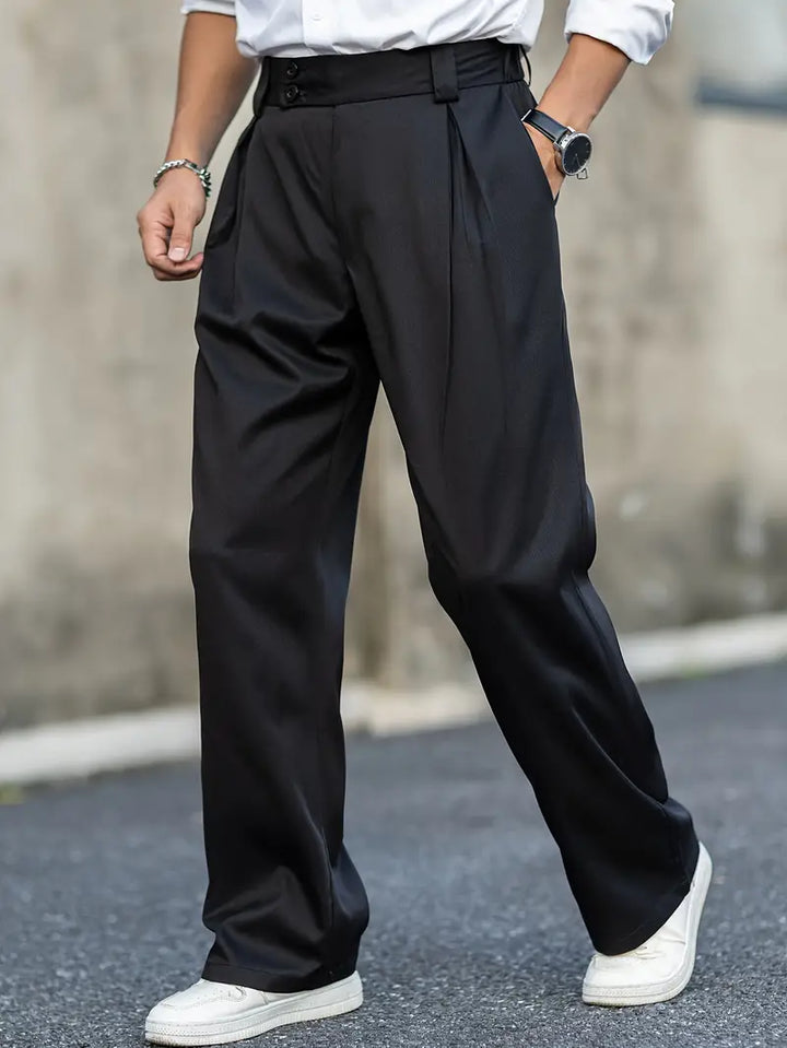 Komfortable Herrenhose Matteo mit Bundfalten. Lässiger Schnitt für entspannte Urban Outfits.