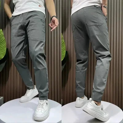 Bequeme Herren Outdoor-Cargohose mit Stretch, schmutzabweisend und robust. Perfekt für Abenteuer & Alltag.