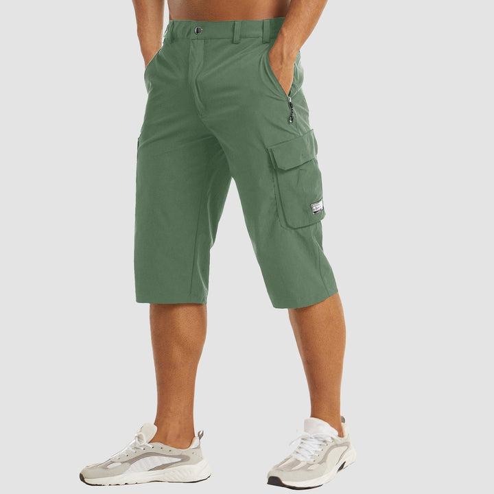Grüne Herren Cargo Shorts, schnelltrocknend & funktional. Robust für Outdoor und Sommer.