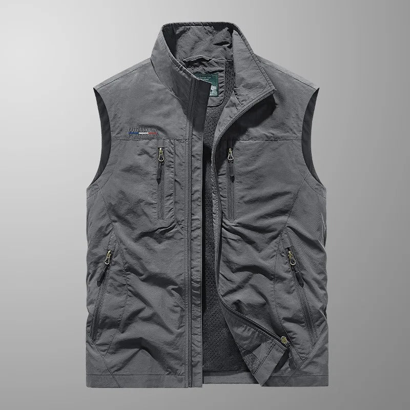 Leichte, atmungsaktive Herren Sommerweste, bequem für Reisen, Wandern und Outdoor-Aktivitäten.