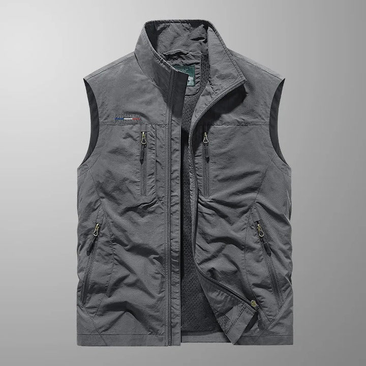 Leichte, atmungsaktive Herren Sommerweste, bequem für Reisen, Wandern und Outdoor-Aktivitäten.