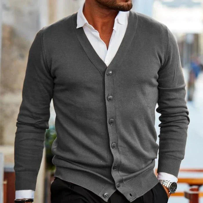 Dunkelroter Herren Strick-Cardigan aus weichem Material. Casual Strickjacke für Männer.