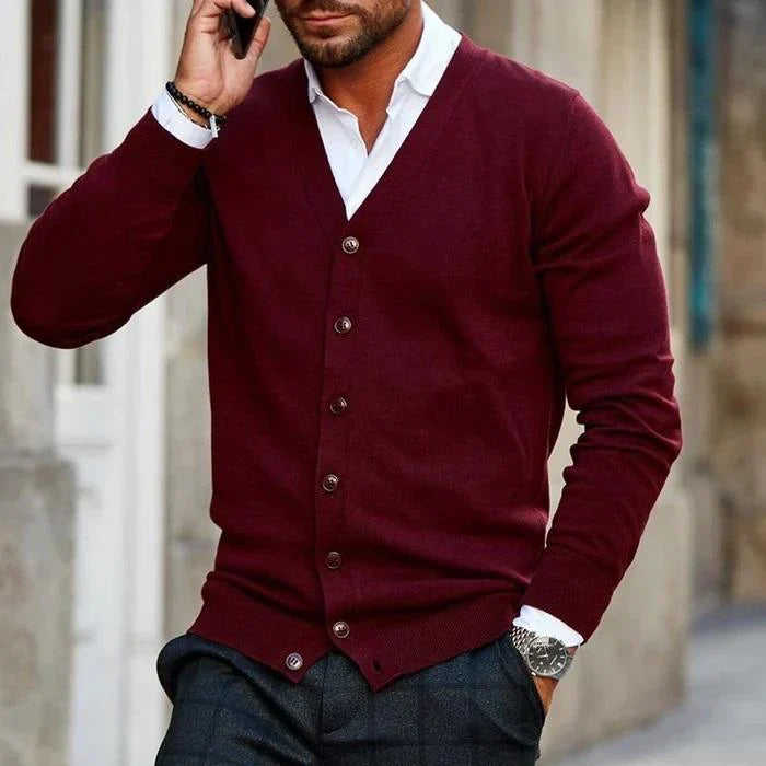 Bequemer grauer Herren Strick-Cardigan. Perfekte Strickjacke für den entspannten Freizeit-Look.