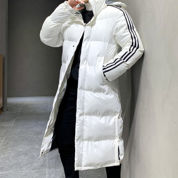 Rückansicht der langen Herren Dekan Winterjacke, warm und wetterfest, ideal für Herren im Winter.
