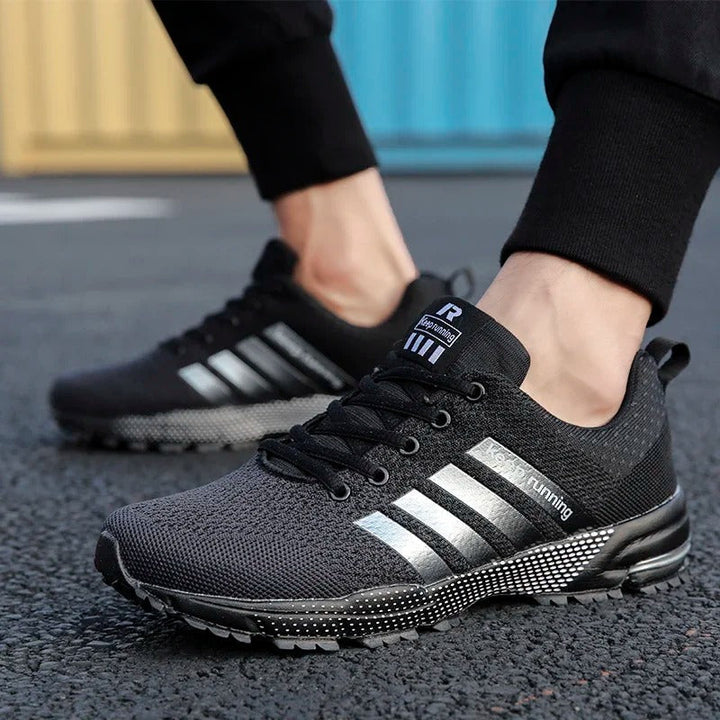Atmungsaktives Mesh-Obermaterial der Herren Laufschuhe, sorgt für Belüftung & Flexibilität bei jedem Schritt.