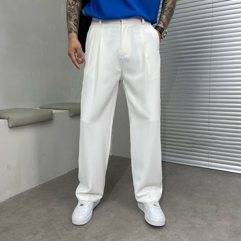 Smart-Casual Herrenhose, elegant & komfortabel. Die perfekte Freizeithose für moderne Herrenmode.