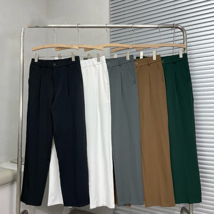 Moderne Herren-Freizeithose, elegant & äußerst bequem. Eine stilvolle Wahl für aktuelle Herrenmode-Trends.