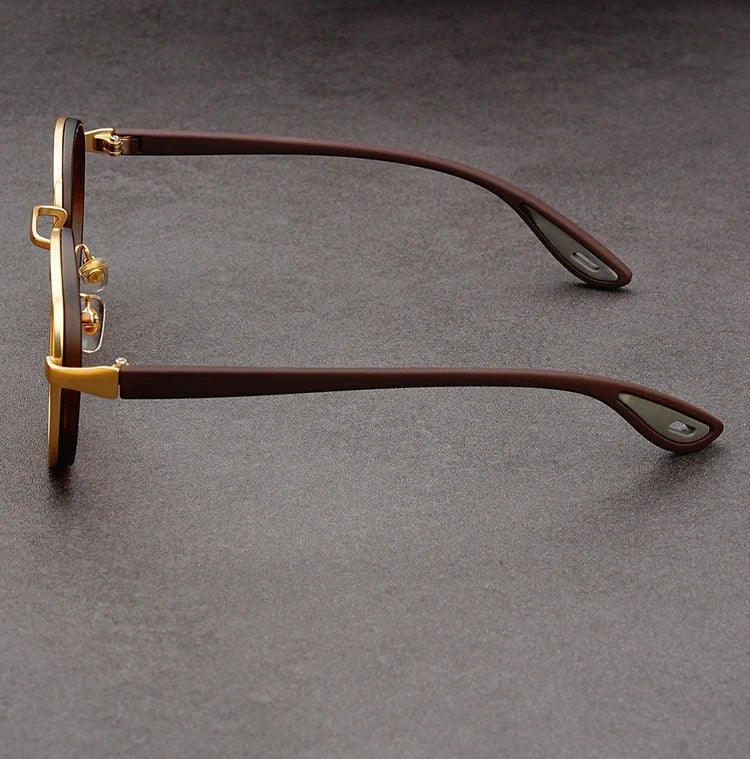 Retro-Herrensonnenbrille mit UV400 Schutz, kombiniert klassische Eleganz mit modernem Komfort.