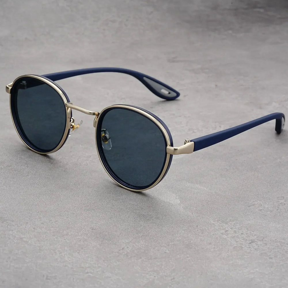 Stilvolle Retro-Herrensonnenbrille mit UV400 Schutz, leichtgewichtig und perfekt für Herrenmode.