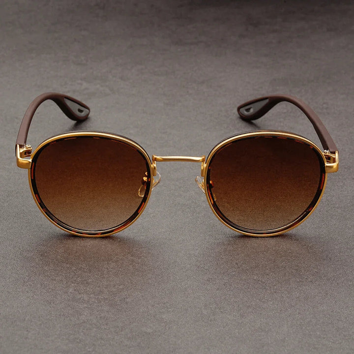 Sonnenbrille für Herren im eleganten Retro-Stil, UV400 Schutz garantiert, ein Statement für Modebewusstsein.