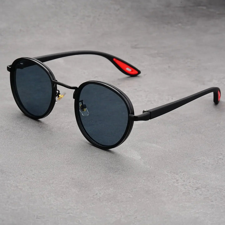 Herren Accessoire: Retro-Sonnenbrille mit UV400 Schutz, ideal als Geschenk oder Sommer-Essential.