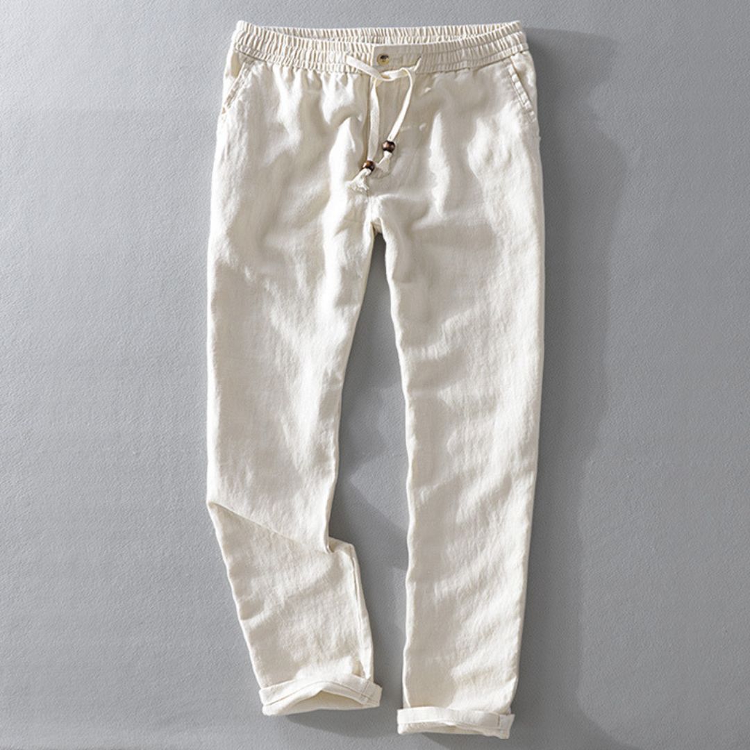 Vielseitige Freizeithose für Herren: elegant, bequem und leicht. Perfekt für warme Tage.