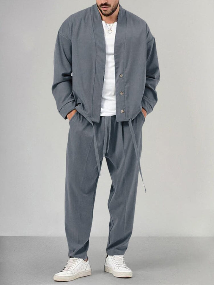 Sportlich elegantes Herren Zweiteiler Lounge-Set Gabriel für höchsten Komfort und stilvolle Freizeitmode.