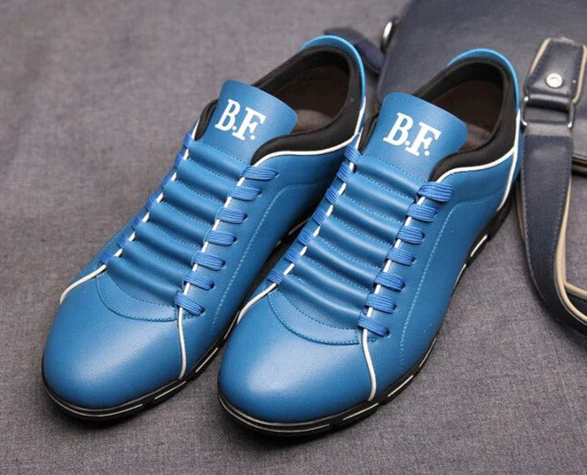 Moderner Herren Freizeit-Sneaker von vorne, frisch & sportlich, ideal für urbane Herrenschuhmode.