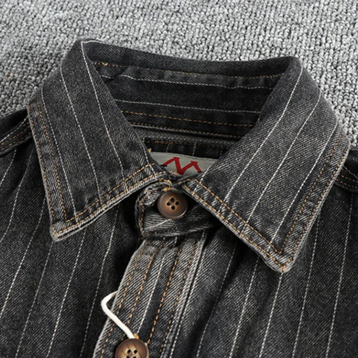 Modernes Herrenhemd in Anthrazit, vielseitig kombinierbar. Stylisches Langarmhemd für Casual- und Smart-Casual-Anlässe.