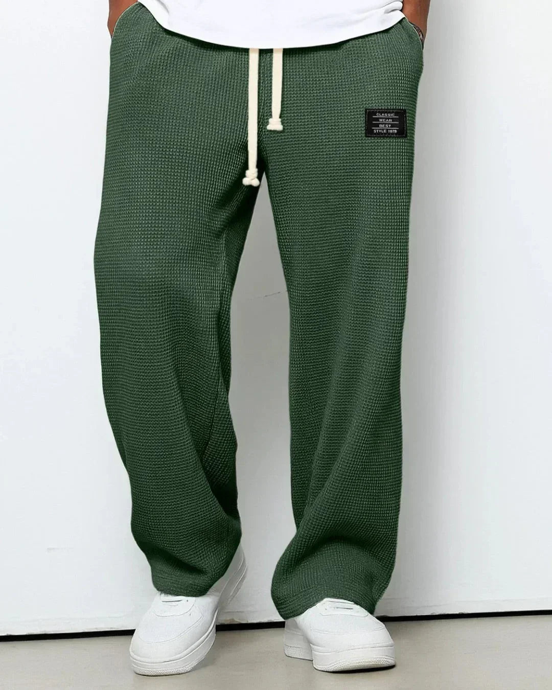 Vielseitige Herren-Freizeithose Toby mit Kordelzug, ideal für Casual, Sport & Alltagskomfort.