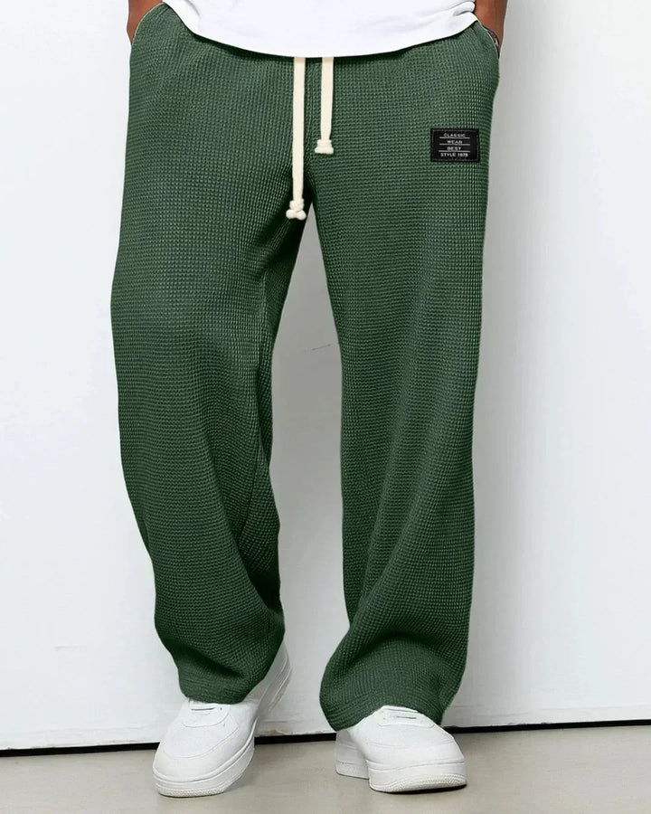 Vielseitige Herren-Freizeithose Toby mit Kordelzug, ideal für Casual, Sport & Alltagskomfort.