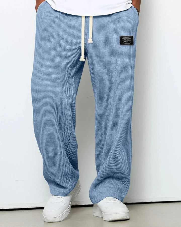 Leichte Herren-Sommerhose Toby mit Kordelzug, atmungsaktiv und bequem für warme Tage.