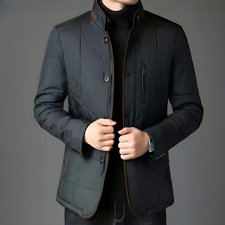 Vielseitige Herren Steppjacke für den Winter, bietet Schutz vor Kälte und Wind. Stilvolle Herrenbekleidung.