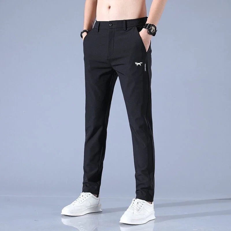 Performance Golfhose für Herren: Die FairwayFlex bietet Bewegungsfreiheit und Atmungsaktivität für Ihr Golfspiel.