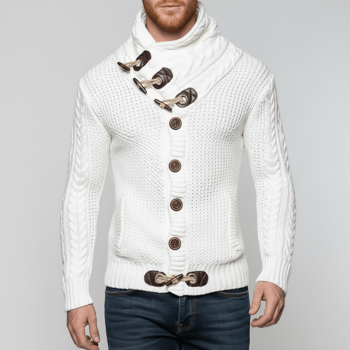 Frontansicht des Nicholas Herren Grobstrick-Cardigans, stilvoll & warm für den Winter.