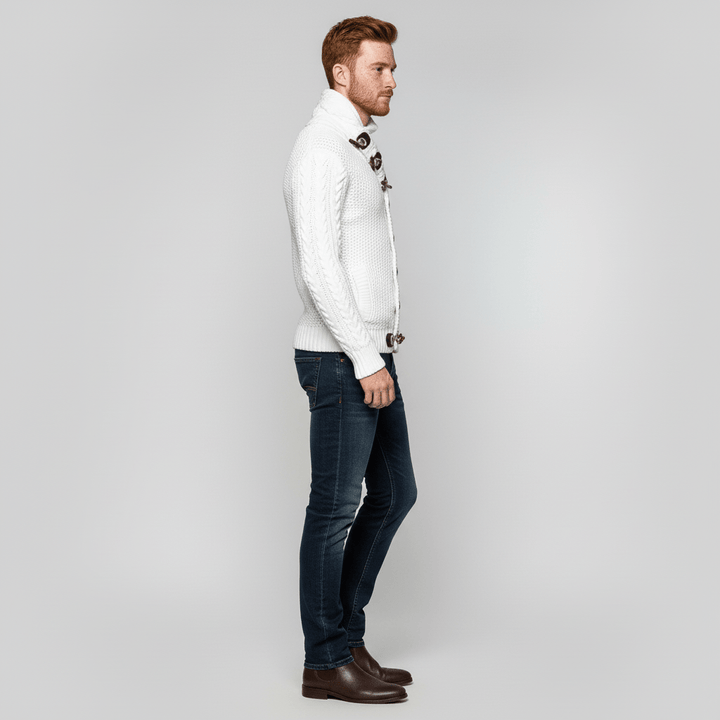 Lässiger Grobstrick-Cardigan für Herren, warmer Vintage-Look für kühle Herbsttage.