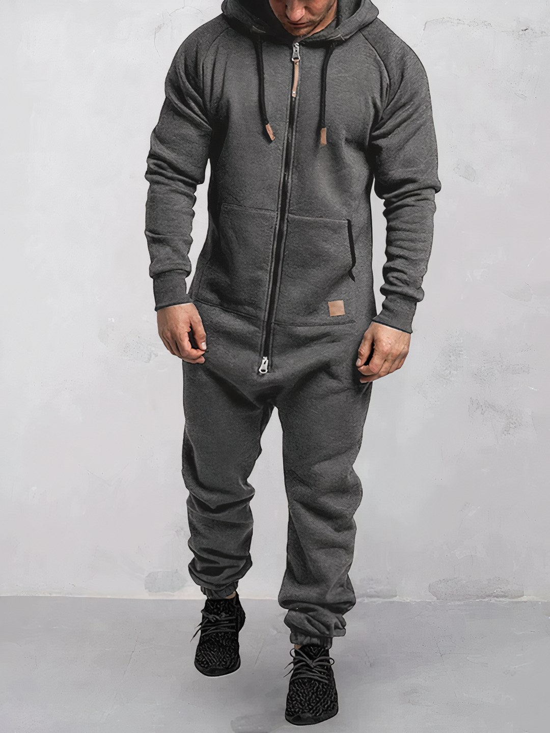 Ganzjähriger Herren Hoodie-Trainingsanzug. Zweiteiliges Set, ideal für Winter & Freizeit. Komfortable Herrenmode.