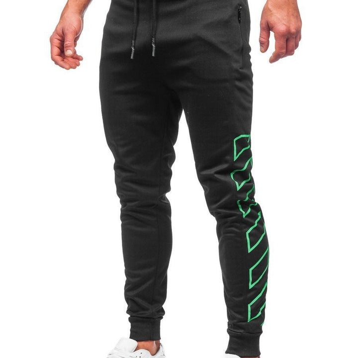 Vielseitige Herren Sporthose für Fitness, Training & Alltag. Bequeme Jogginghose im modernen Design, perfekt als Activewear.