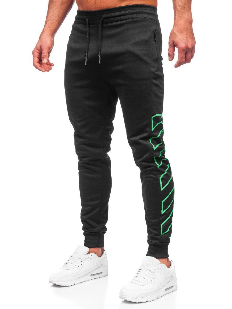 Praktische Herren Trainingshose mit Seitentaschen. Moderne Jogginghose, bequem & verstellbar für Sport & Streetwear.