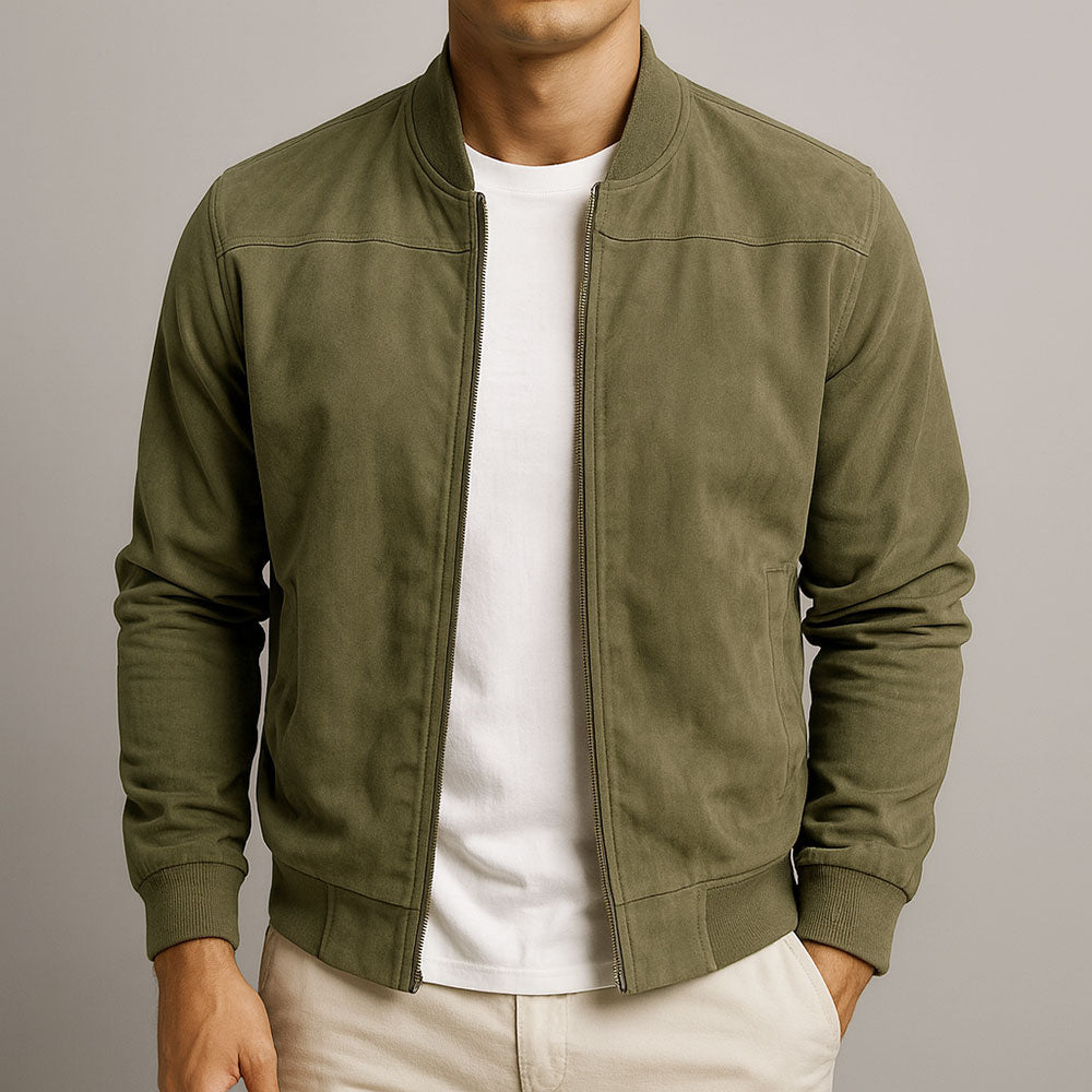 Rückansicht der Herren Klassischen Urban Jacke. Zeitlose Bomberjacke für Männer, ideal als Alltags- und Freizeitjacke.