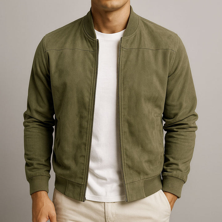 Rückansicht der Herren Klassischen Urban Jacke. Zeitlose Bomberjacke für Männer, ideal als Alltags- und Freizeitjacke.